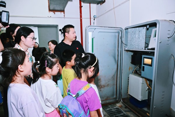 股市配资开户 震惊！上海泳池安全真相曝光，市民沉浸式解锁泳池安全 “密码”